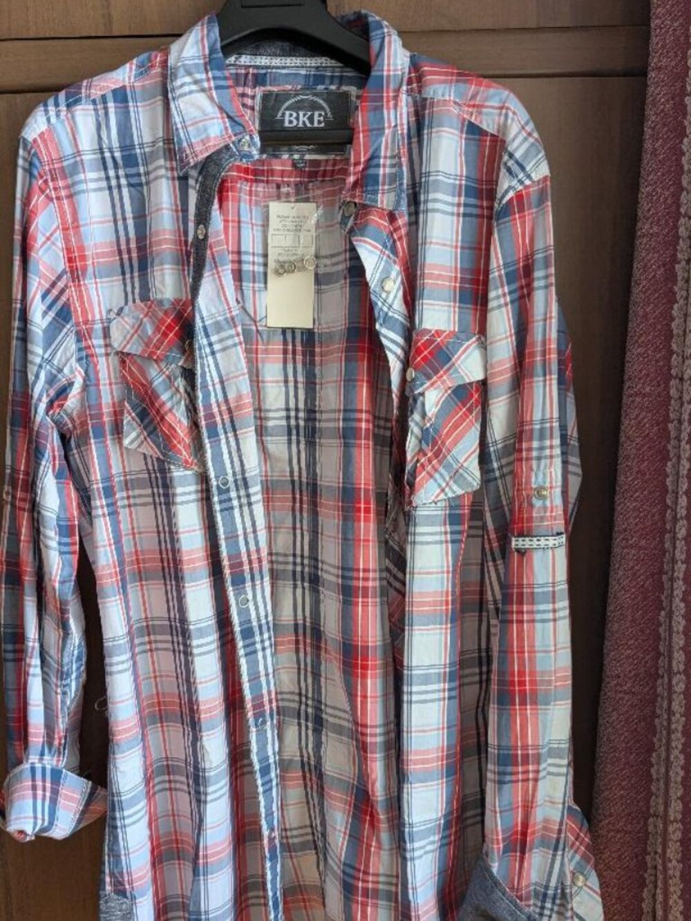 New with Tag Shirt 100% Cotton BKE Hattiesburg Red White Slim fit Buckle L